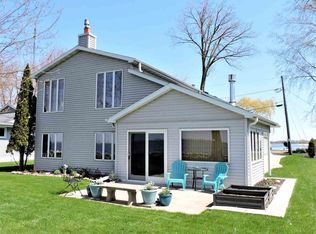 3605 Shangri La Point Rd, Oshkosh, WI 54904