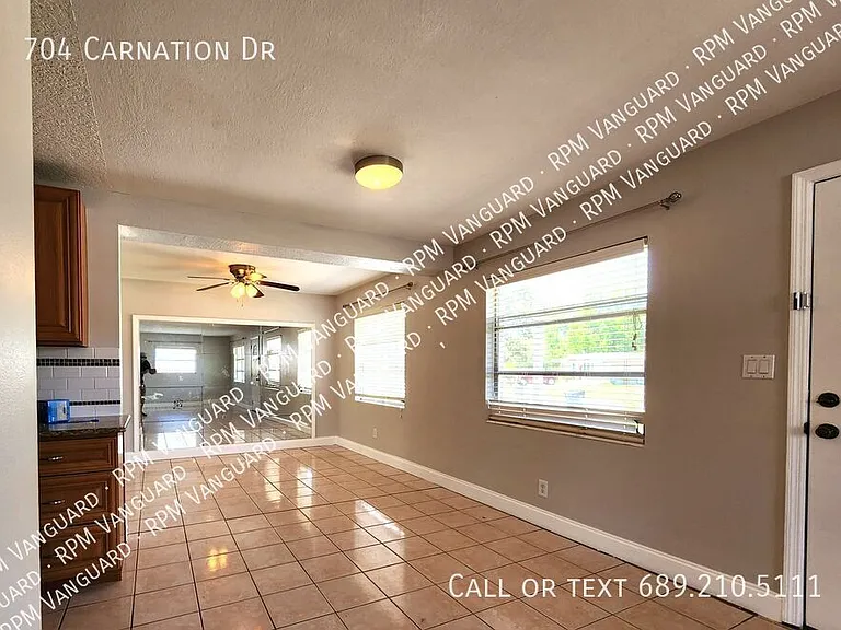 704 Carnation Dr — Photo 4