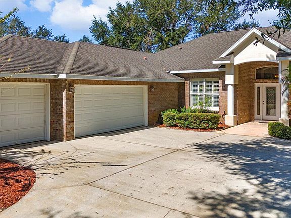 3rd image of 10 Deerskin Ln