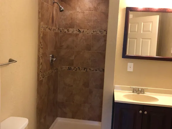 1412 Spruce St, Leavenworth, KS 66048