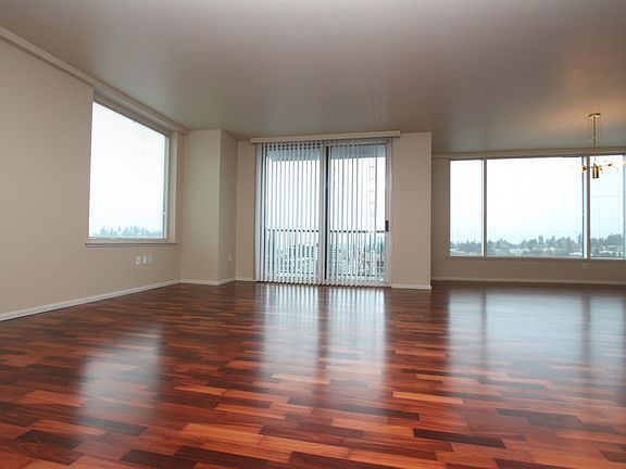 4th image of 177 107th Ave NE APT 1406