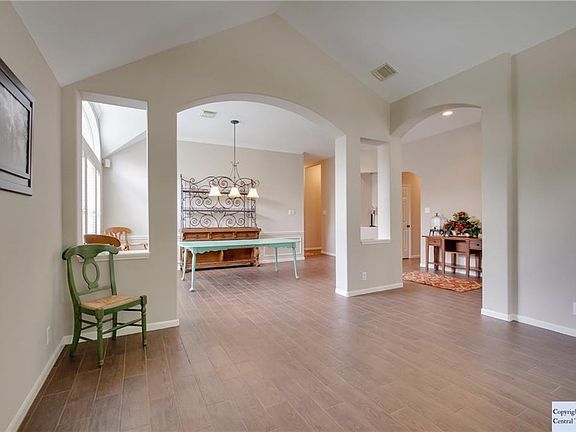 4th image of 1121 Rivertree Dr