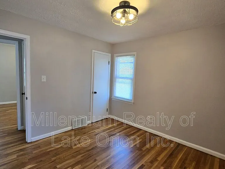 136 W Princeton Ave — Photo 20
