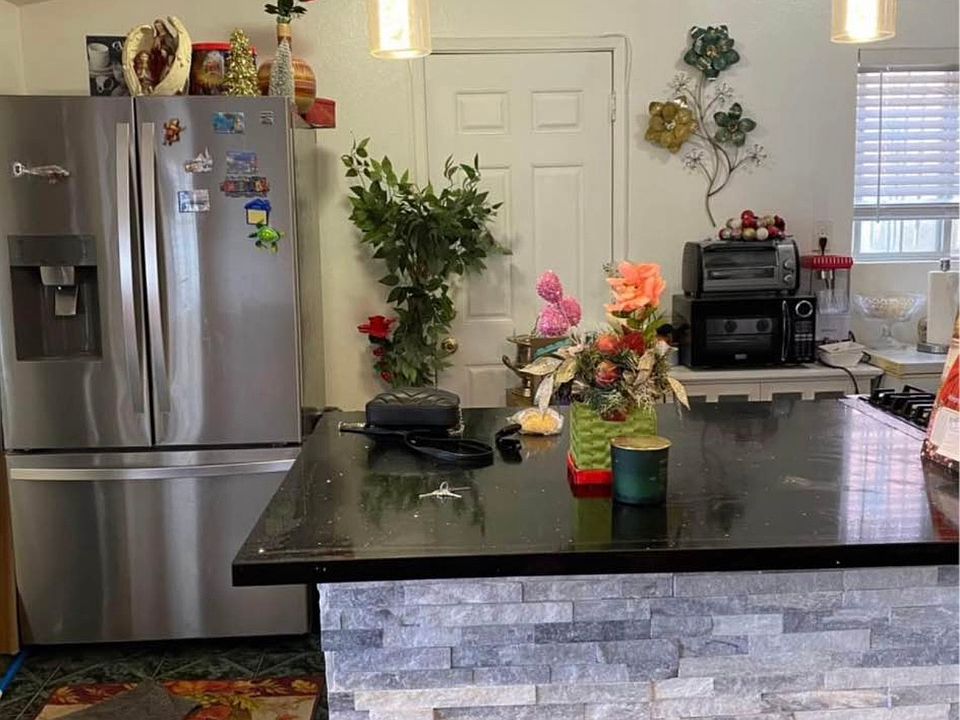 2nd image of 11858 166th St