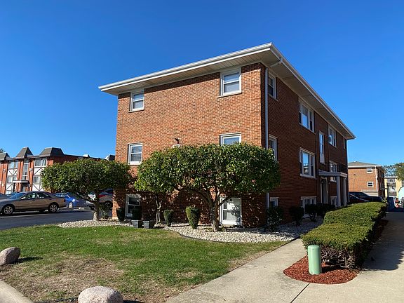 3rd image of 6148 Willow Creek Dr #2A