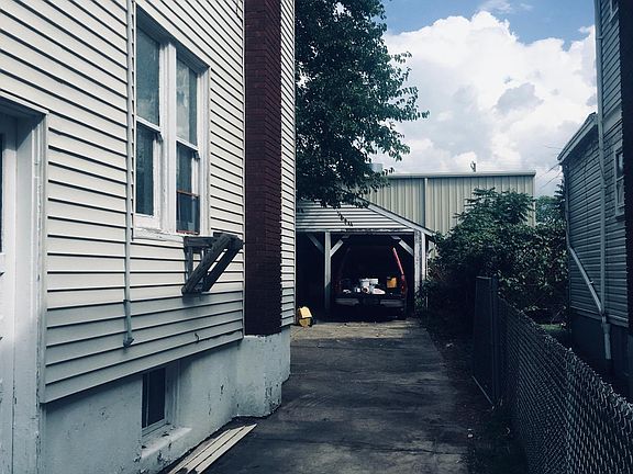 4th image of 4410 Verne Ave #1