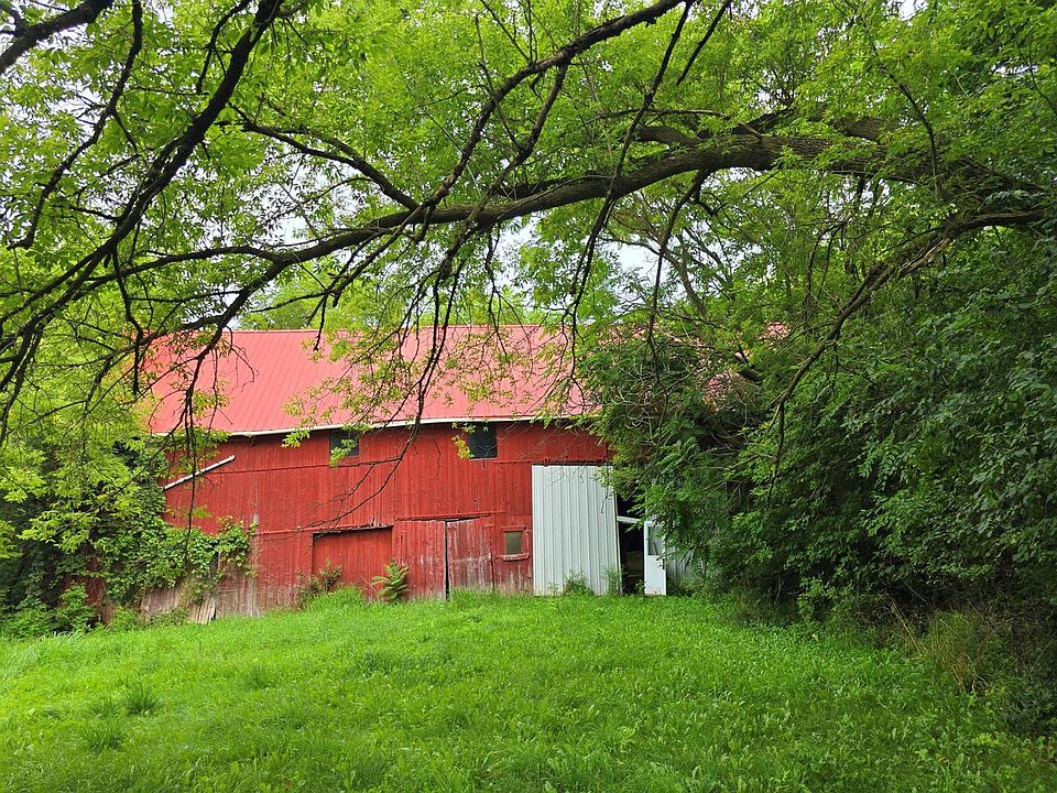 1st image of 33016 Bassett ROAD