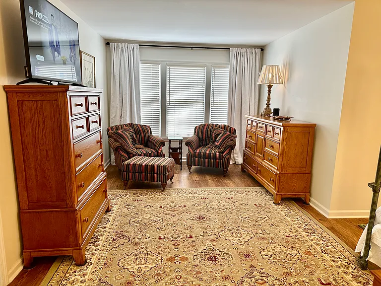Primary Suite Sitting Area