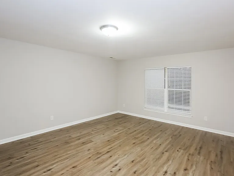 7215 Hathaway Ct — Photo 17