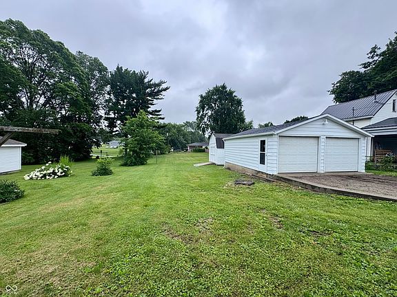 5th image of 809 Curtis St