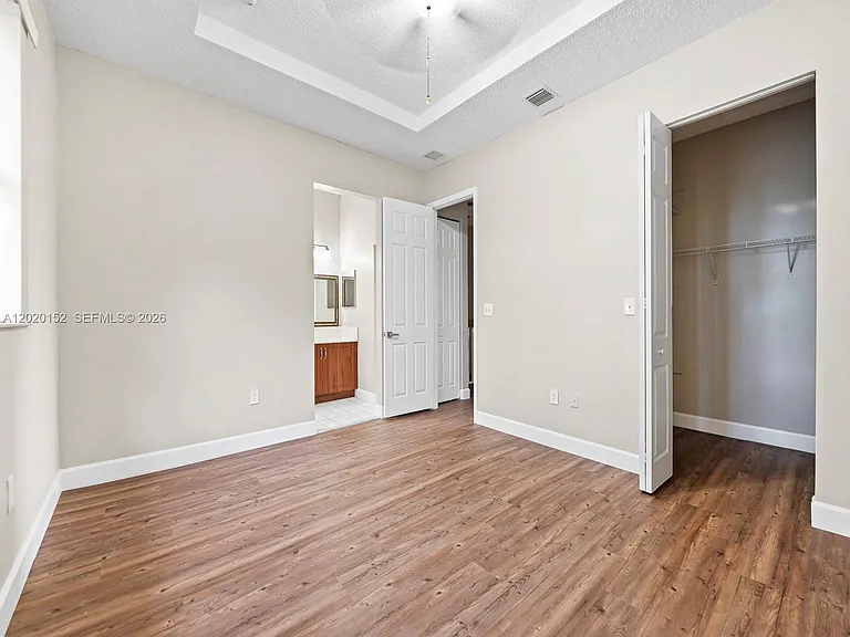 1049 NE 42nd Pl — Photo 21