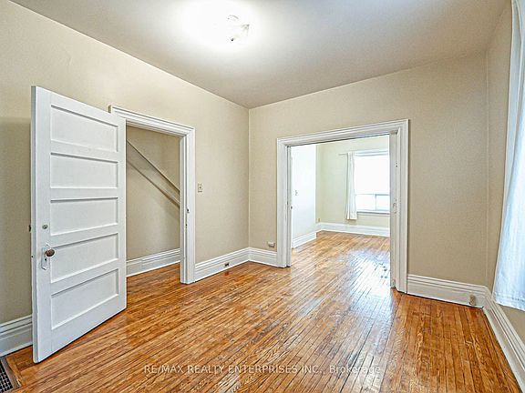 5th image of 914 Dovercourt Rd