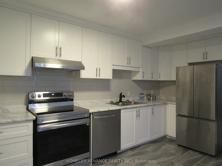 14 Graham Ave S — Photo 4