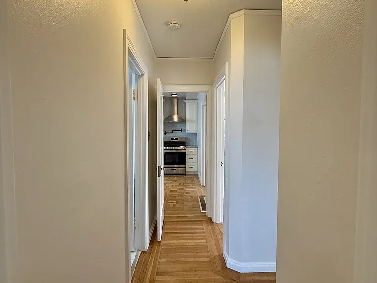 658 Rockdale Dr — Photo 15