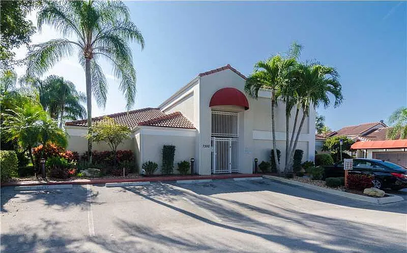 3 bed, 2.5 bath, 1500 sqft, $3,200 — Photo 1