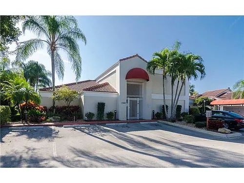 7342 Pinewalk Dr S Photo 1