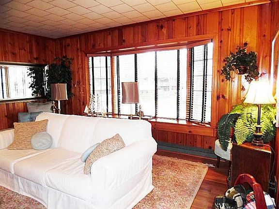 3rd image of 11810 Oakmere Pl