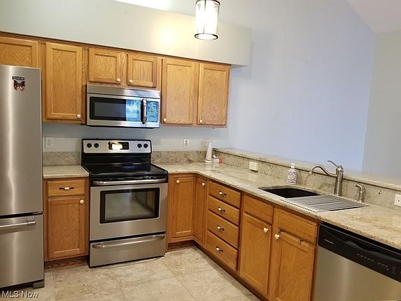 3rd image of 504 Timberline Dr
