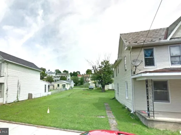 1409 3rd St, Enola, PA 17025