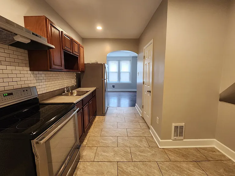 3114 W Gordon St — Photo 4