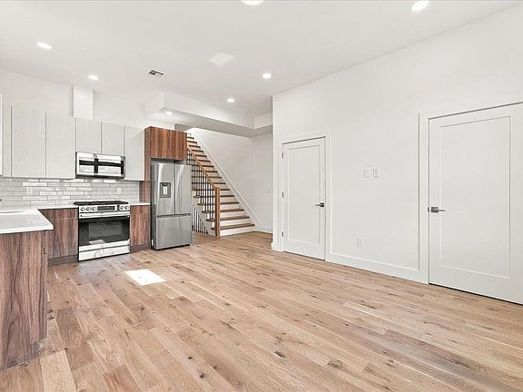 5th image of 24 W 19th St