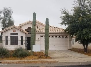 9126 N Safflower Ln, Tucson, AZ 85743