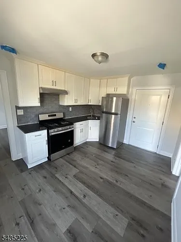 335 Henry St #3 Photo 1