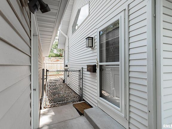 4th image of 2420 Fulton Ave