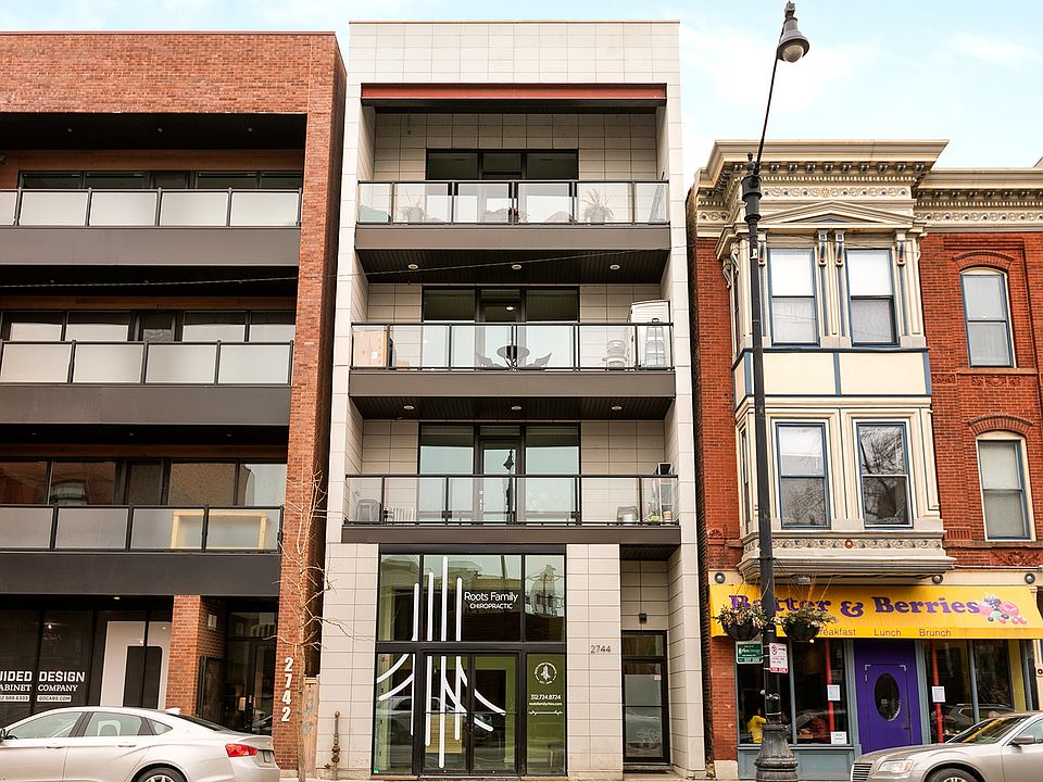 1st image of 2744 N Lincoln Ave APT 3