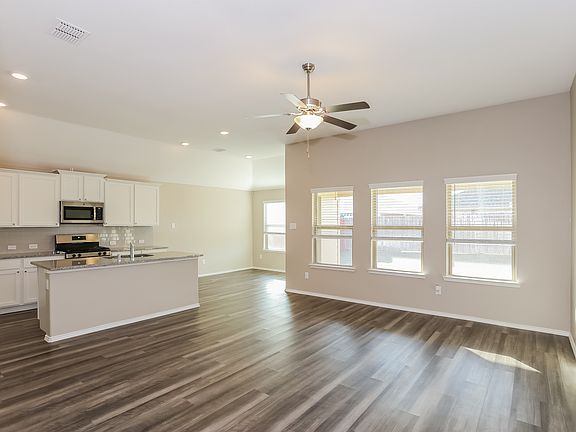 3rd image of 14425 Jaycee Ln