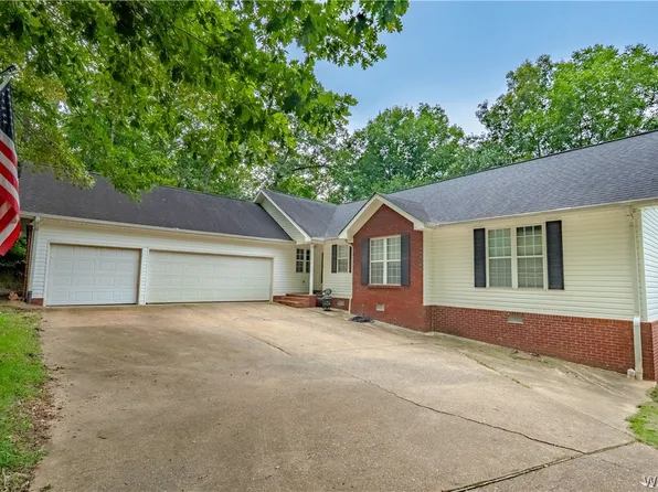 1642 Eastshore Dr, Cottondale, AL 35453