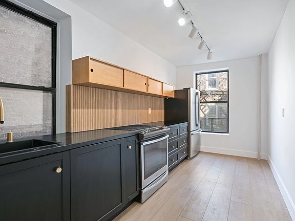 4th image of 61 W 105th St APT 5
