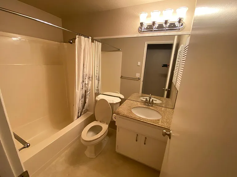 138 Lynnbrook Dr — Photo 9