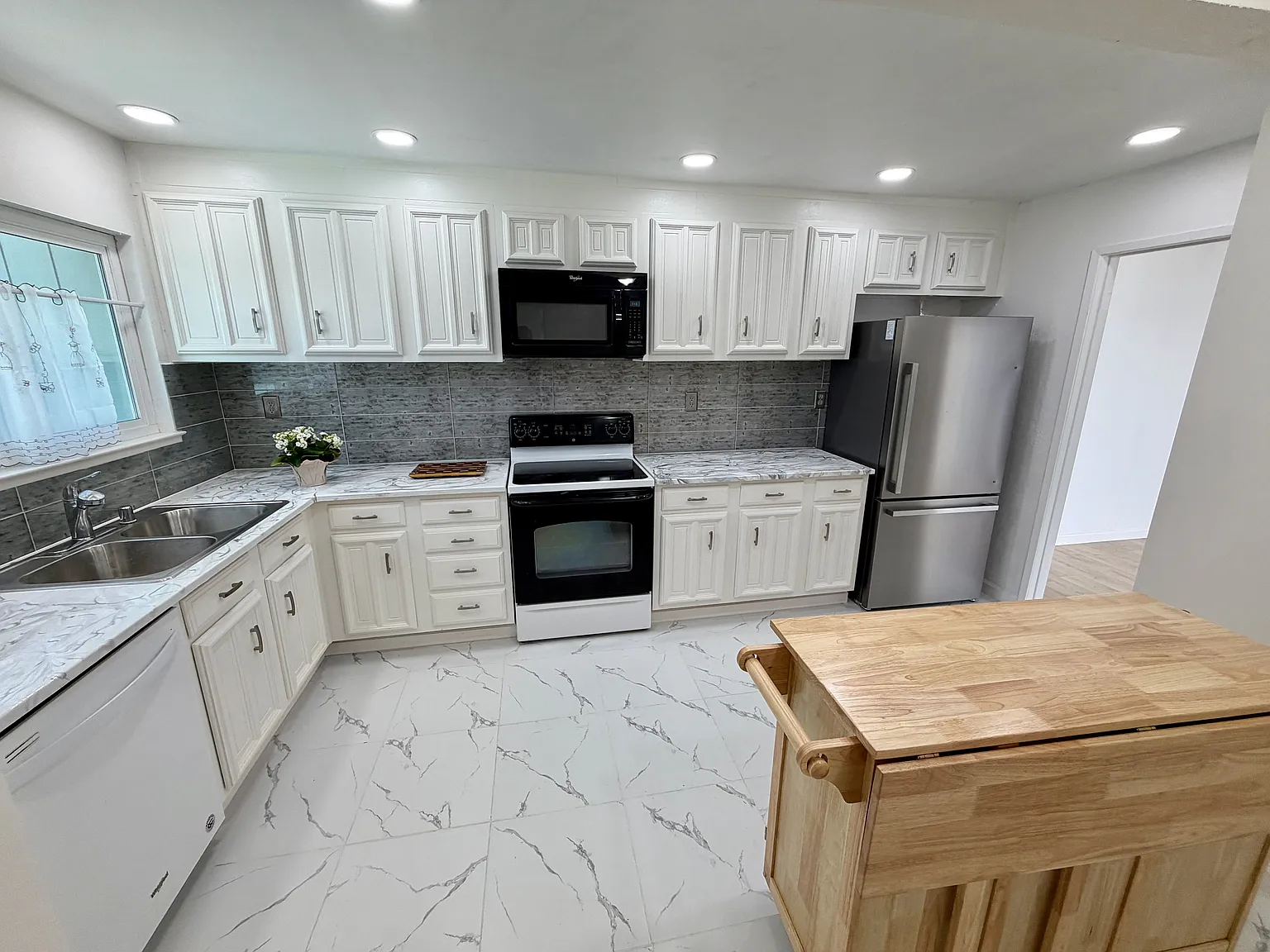 2 bed, 1484 sqft, $2,500 — Photo 4
