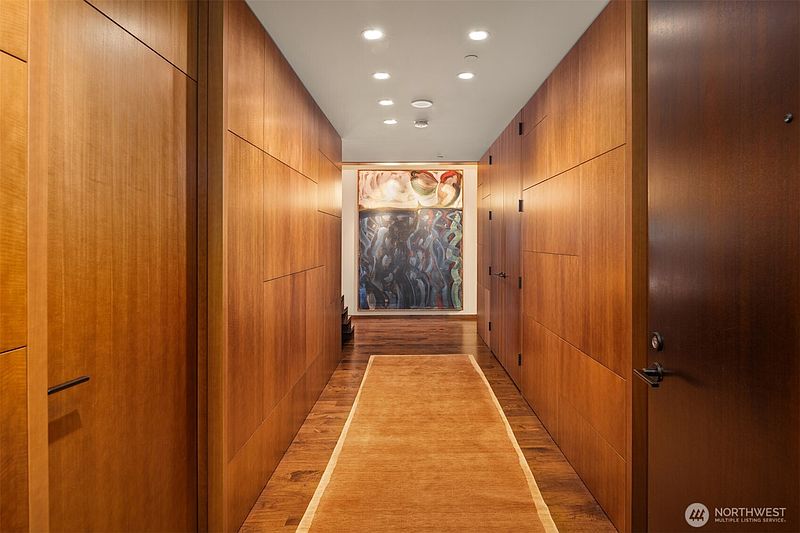 4th image of 715 2nd Avenue #1504