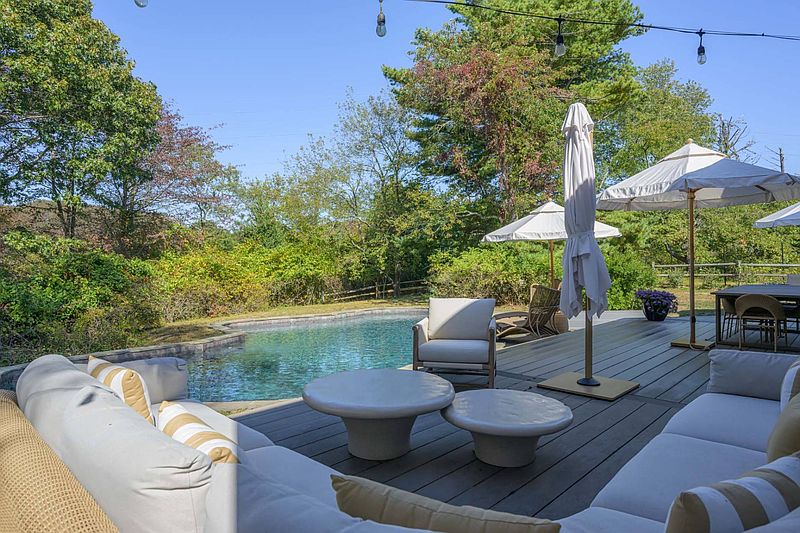91 Porter Rd, Southampton, NY 11968 | Out East