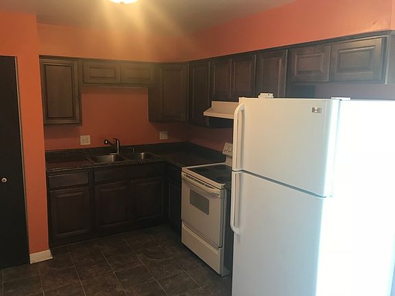 4th image of 1143 Burgundy Ln