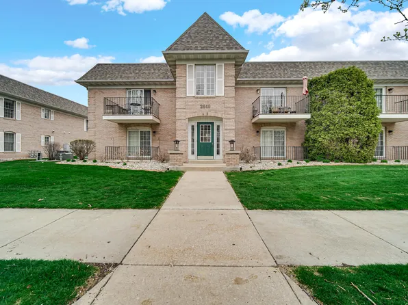 2649 Georgetowne Dr Unit B-2, Highland, IN 46322