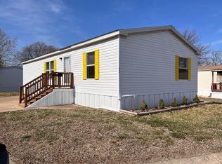 32 Gladiola Ln, Belton, MO 64012
