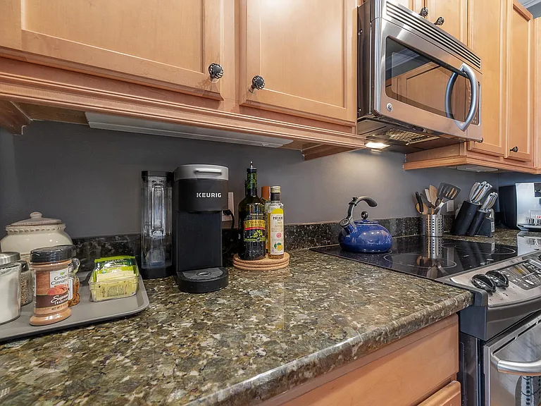 111 S Packwood Ave #C — Photo 21