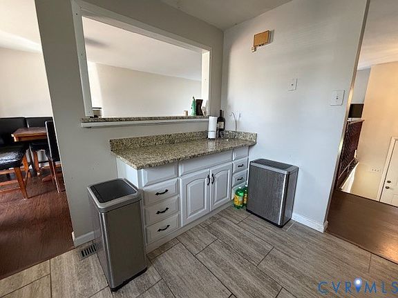 5th image of 9322 Emmett Rd