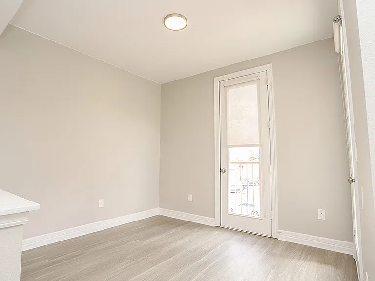 1721 N Marion St — Photo 30