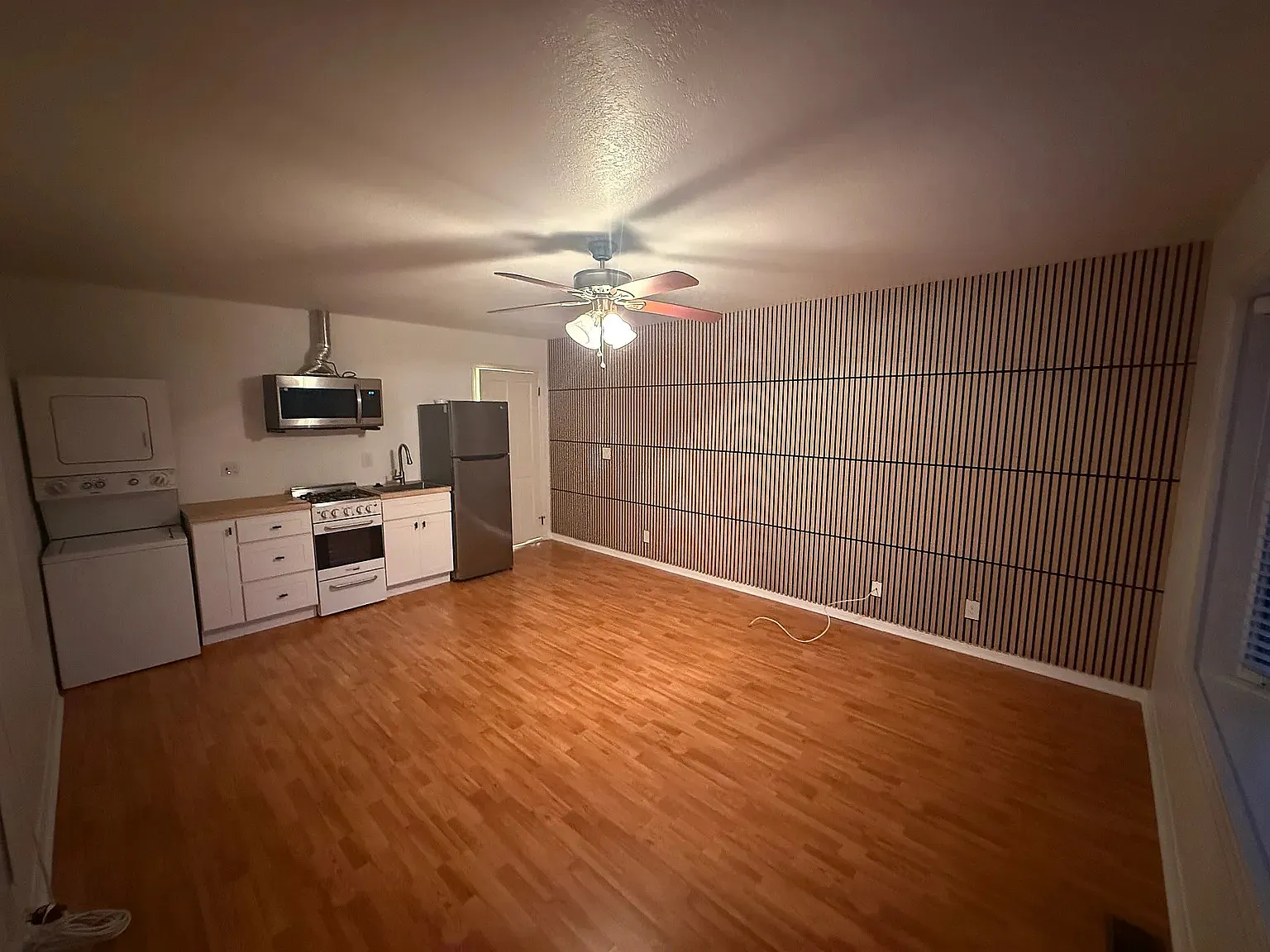 Studio, 420 sqft, $2,395 — Photo 1