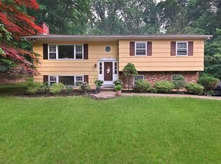 3 Oak Ridge Rd, Pomona, NY 10970