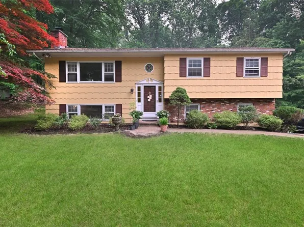 3 Oak Ridge Road, Pomona, NY 10970