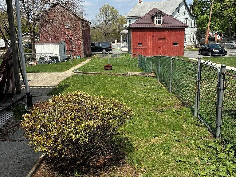 31 W Main St — Photo 3