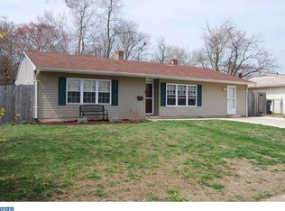 10 Chaucer Dr, Newark, DE 19713