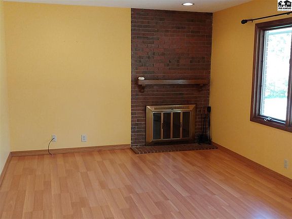 5th image of 1402 W 24th Ave