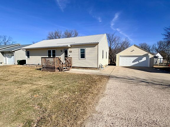 2nd image of 506 Frontier Rd