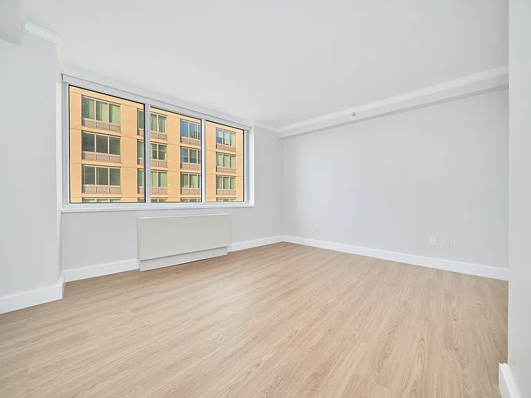 140 Riverside Blvd #1209 — Photo 9